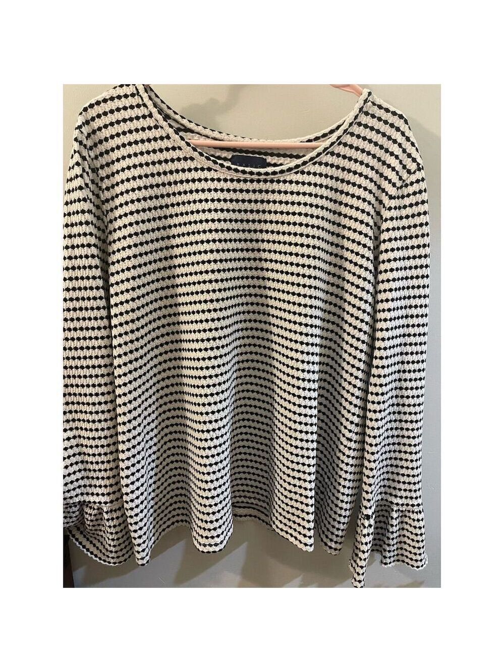 Basic Editions Women's XXL Black Geometric Long Sleeve Blouse very nice 25x26